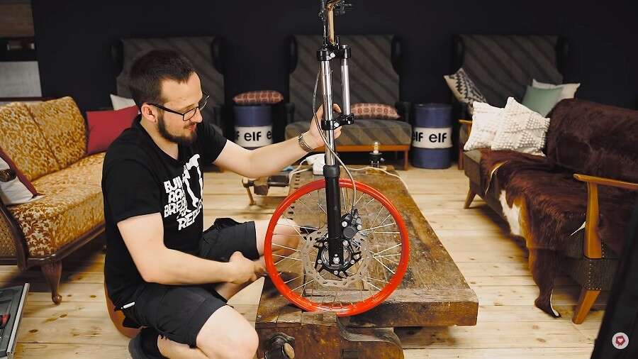 Felgenring 1.30 x 17" (50 mm breit) rot Felgenring 1.30 x 17" (50 mm breit) rot