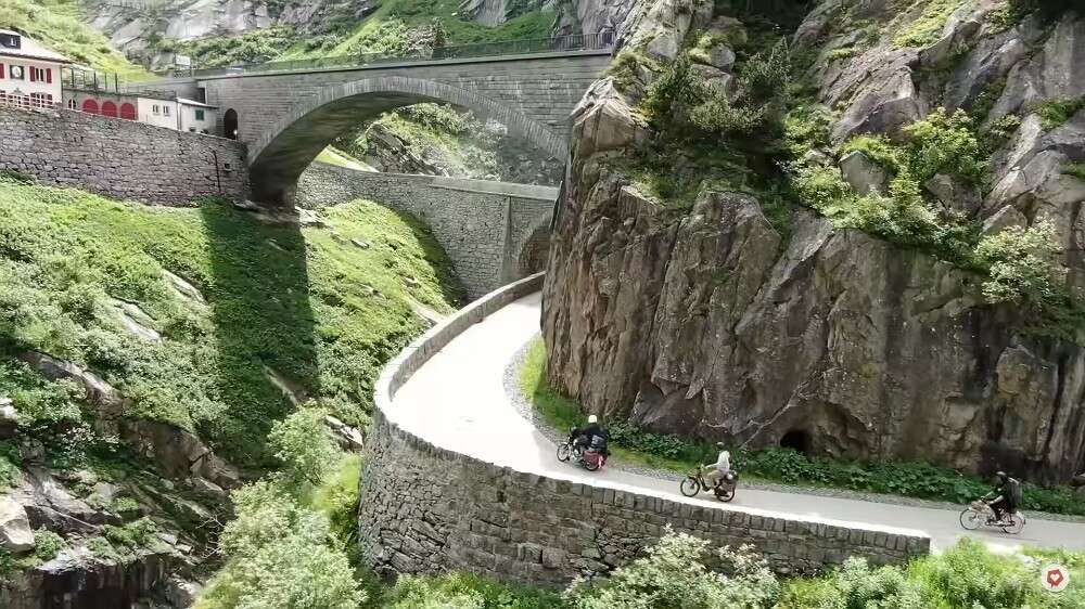 Man sollte die geplante Route genau analysieren - gerade Bergtouren stellen hohe Anforderungen an die Motorleistung Man sollte die geplante Route genau analysieren - gerade Bergtouren stellen hohe Anforderungen an die Motorleistung