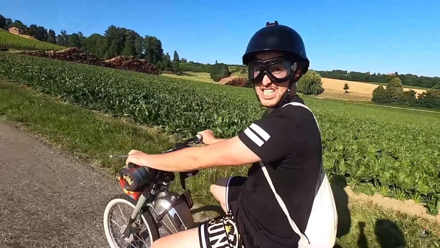 Topfhelm «Military» schwarz matt Topfhelm «Military» schwarz matt