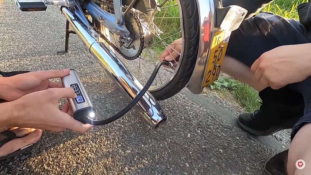 Wenn man Glück hat, kann man mit schleichendem Plattfuss noch weiterfahren Wenn man Glück hat, kann man mit schleichendem Plattfuss noch weiterfahren