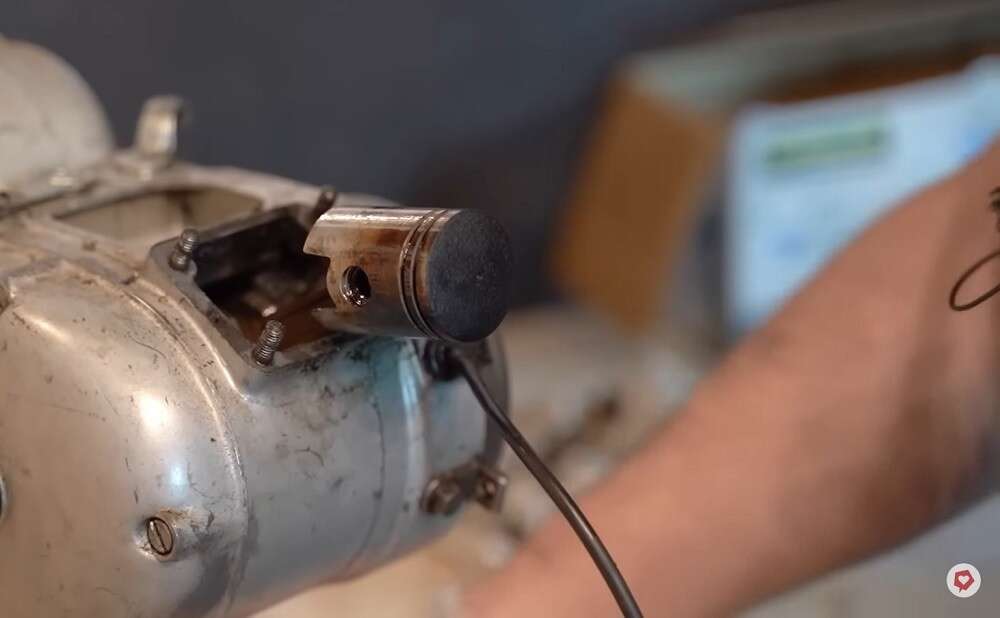 Im Zweifel sollte man seinem Töffli lieber einen neuen Kolben gönnen Im Zweifel sollte man seinem Töffli lieber einen neuen Kolben gönnen