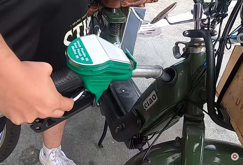 Ausgehend vom vollen Tank kann man durch eine Testfahrt seinen Verbrauch bestimmen Ausgehend vom vollen Tank kann man durch eine Testfahrt seinen Verbrauch bestimmen