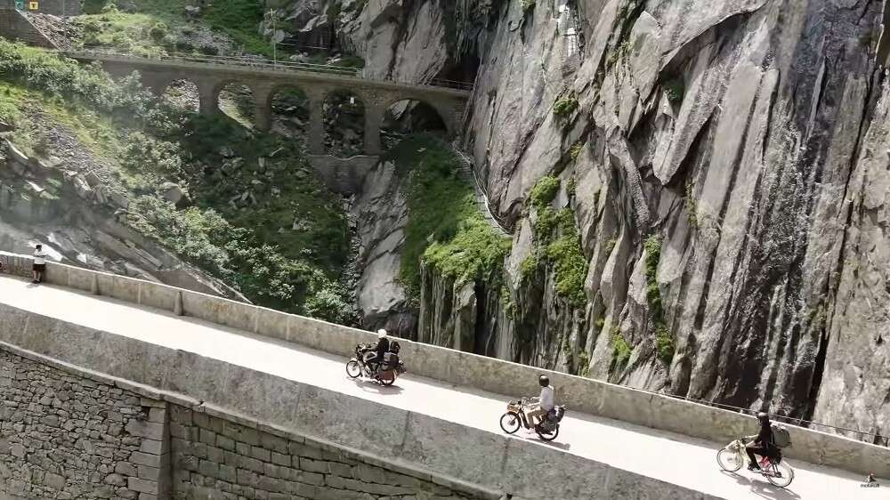 Ein Hauch von Freiheit geht mit dem Führerausweis der Kategorie M einher Ein Hauch von Freiheit geht mit dem Führerausweis der Kategorie M einher