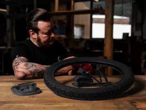 Siggnature tube and tire change 17" spoked wheel Siggnature tube and tire change 17" spoked wheel